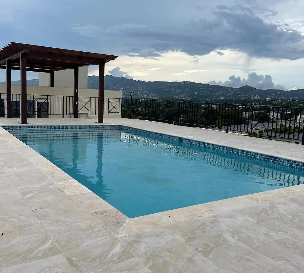 Lux City Apartment With Pool, Ac & 24Hrs Security Kingston 0*,